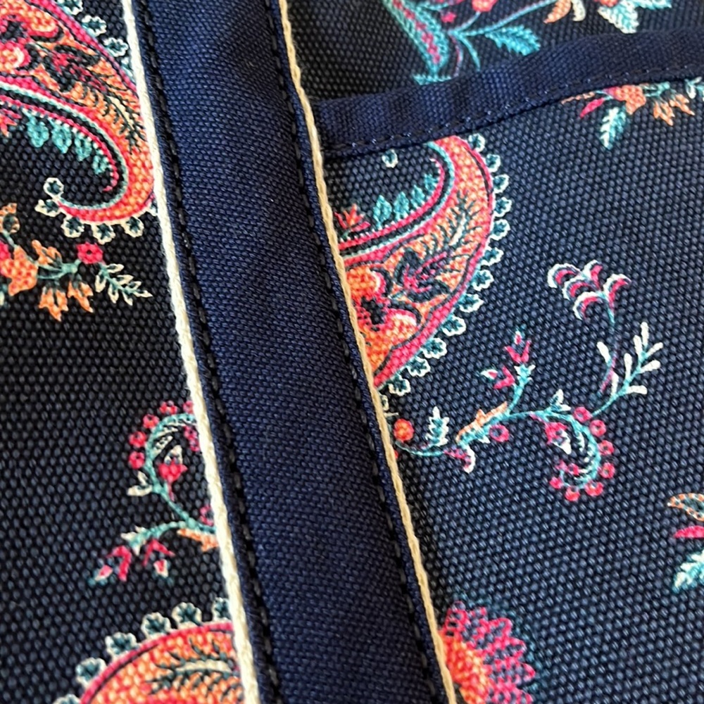 Lands’ End X-Large, Zip-Top Dark Navy Paisley Floral Canvas Tote - Picture 5 of 8